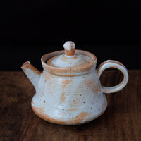On the stove; 180ml Dai teapot