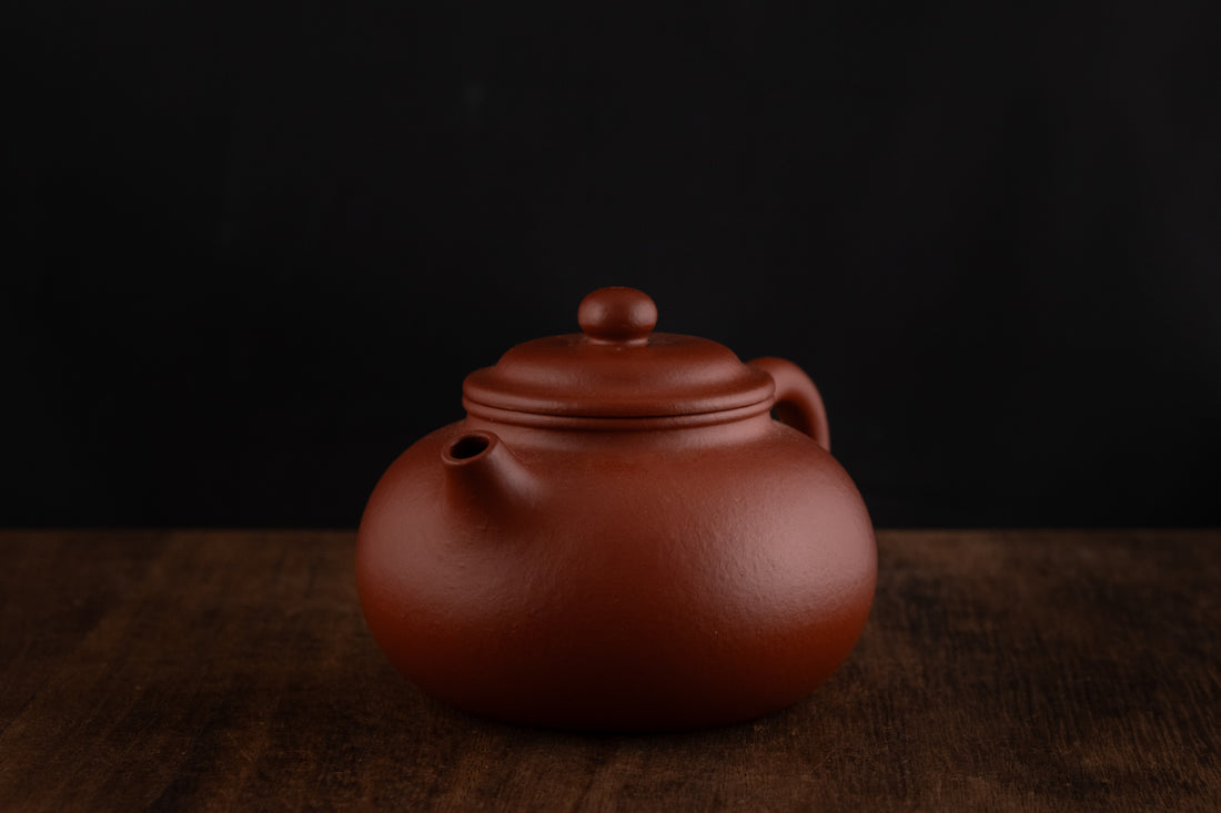 Ning Hong Hu 宁红壶 - 100ml Yixing Teapot in Zhuni Red Clay