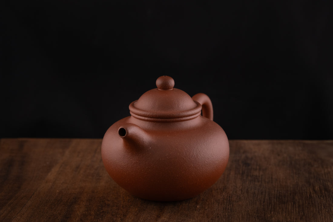 Lianzi 莲子 - 120 ml Yixing Teapot in Jiangponi Red Clay