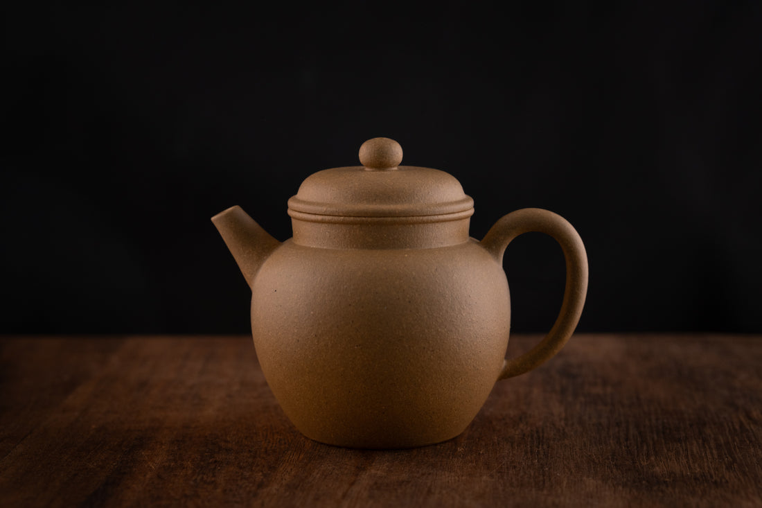 Deyun 德韵 - 110ml Yixing Teapot in Benshan Lüni Clay