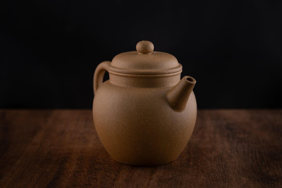 Deyun 德韵 - 110ml Yixing Teapot in Benshan Lüni Clay