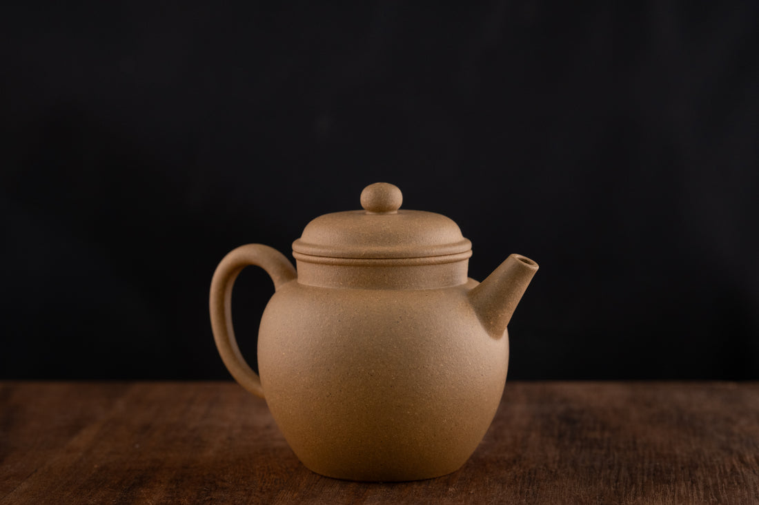 Deyun 德韵 - 110ml Yixing Teapot in Benshan Lüni Clay