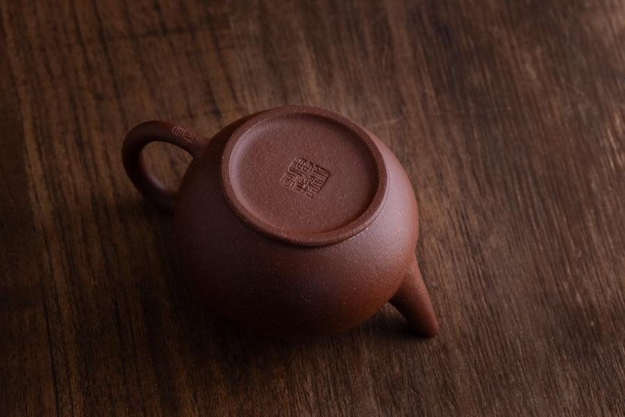 Shuiping 水平 -  80ml Yixing Teapot in Jiangponi Red Clay