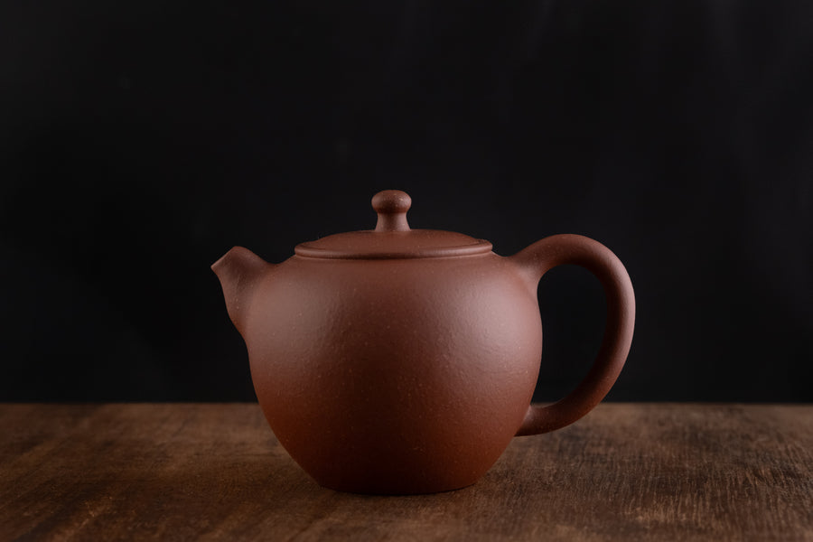 Jiyu 吉羽 - 100ml Yixing Teapot in Qingshuini Purple Clay