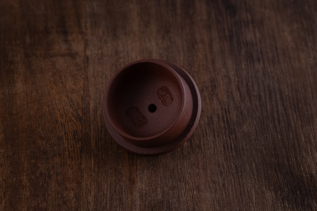 Jiyu 吉羽 - 100ml Yixing Teapot in Qingshuini Purple Clay