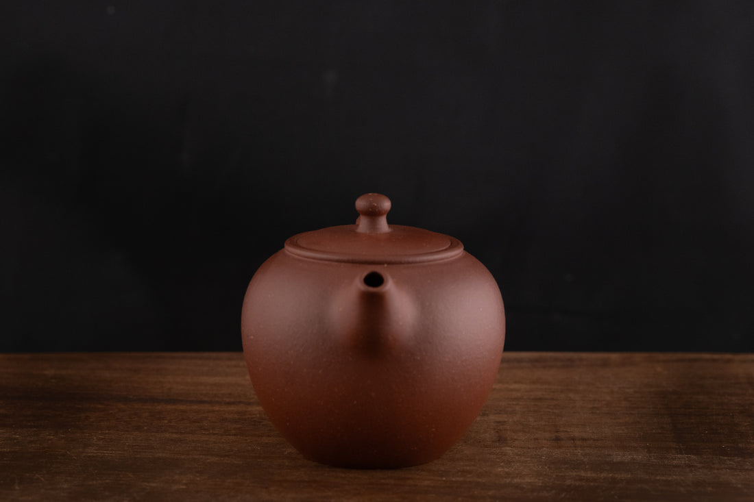 Jiyu 吉羽 - 100ml Yixing Teapot in Qingshuini Purple Clay