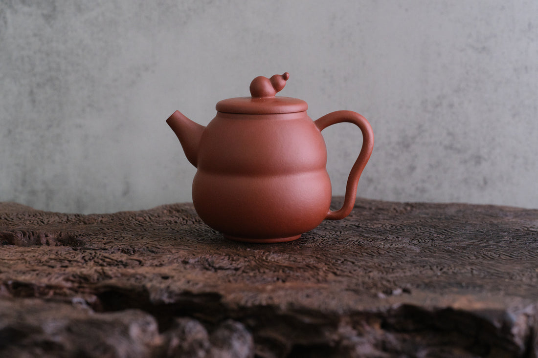 Hu Lu 葫芦 - 80ml Yixing Teapot in Zhuni Red Clay