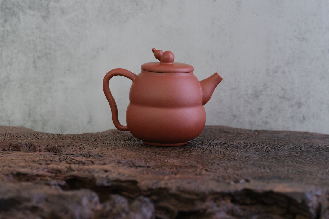 Hu Lu 葫芦 - 80ml Yixing Teapot in Zhuni Red Clay