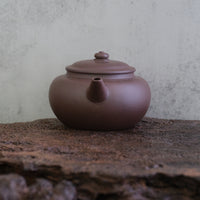 Bian Shui Ping 扁水平 - 140ml Yixing Teapot in Zini Purple Clay