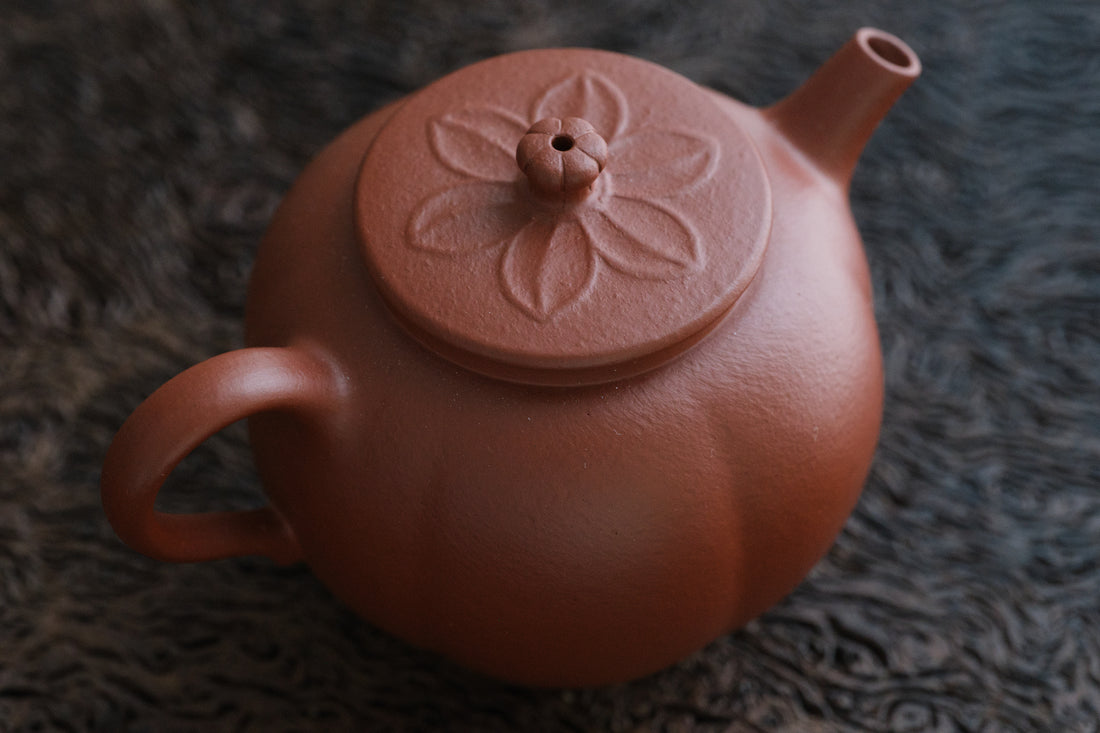 Pu Ti 菩提 -  120ml Yixing Teapot in Zhuni Red Clay