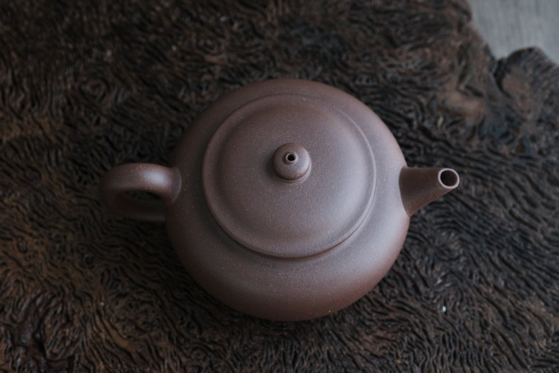 Bian Shui Ping 扁水平 - 140ml Yixing Teapot in Zini Purple Clay