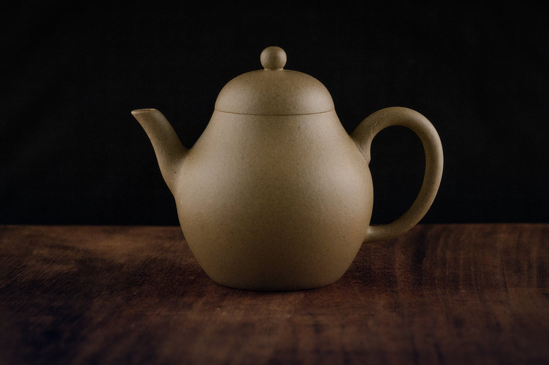 Suxin 素心 - 110ml Yixing Teapot in Benshan Lüni Green Clay