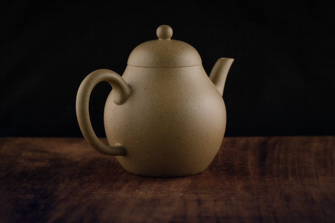 Suxin 素心 - 110ml Yixing Teapot in Benshan Lüni Green Clay