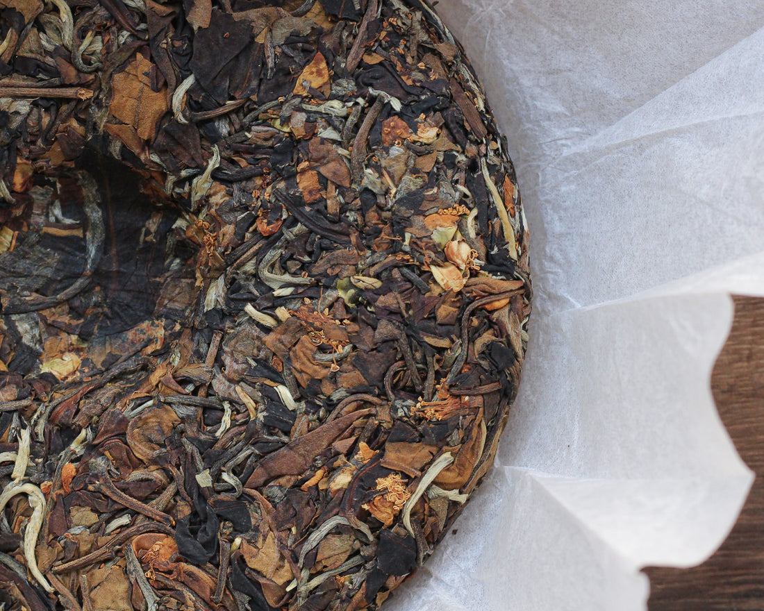 Nannuo Tea Flowers and White Tea Leaves, Wild Forest stone-pressed Cake